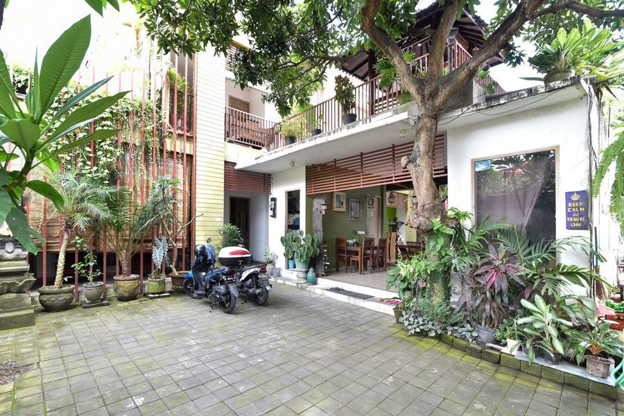 Maison d'hôtes Reddoorz Near Pantai Bali 2*